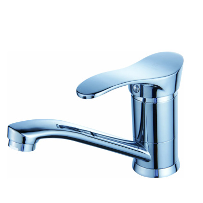 Смеситель для кухни с коротким изливом D80-448100