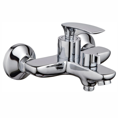 Смеситель для ванны с коротким изливом и с переключателем для душа P30234 